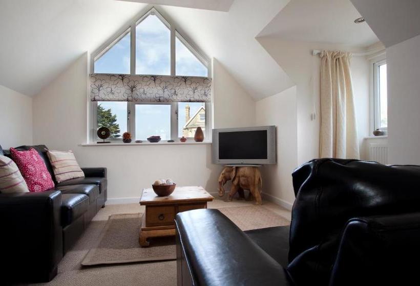 The Longcross Hotel And Gardens