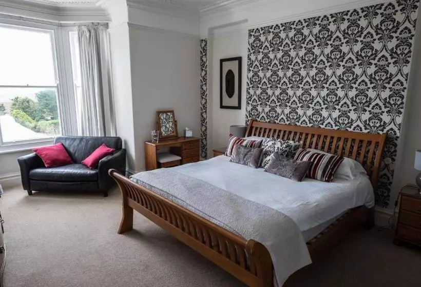 The Longcross Hotel And Gardens