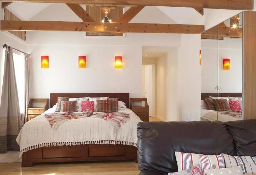 The Longcross Hotel And Gardens