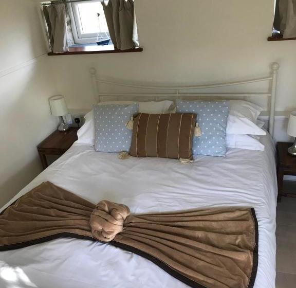 The Longcross Hotel And Gardens