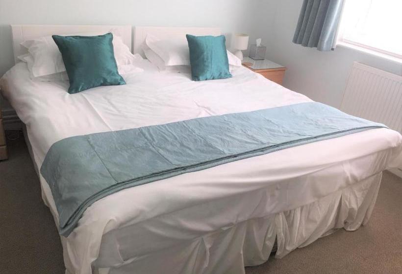 The Longcross Hotel And Gardens