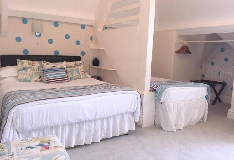 The Longcross Hotel And Gardens