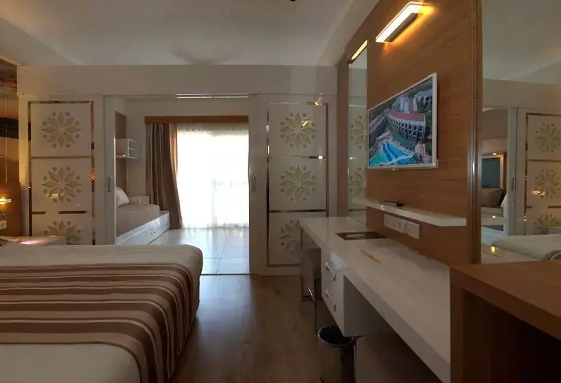 Hotelli Holiday Village Türkiye