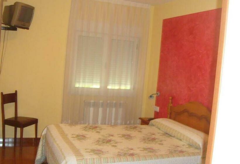 펜션 Hostal Poncebos