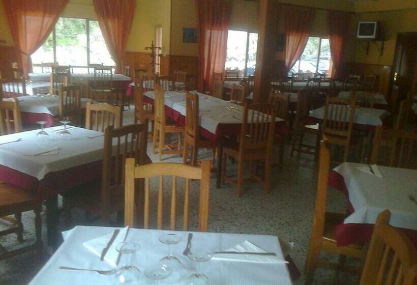 펜션 Hostal Poncebos