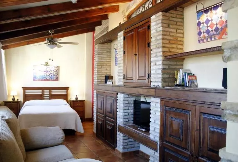 Arte Vida Suites & Spa