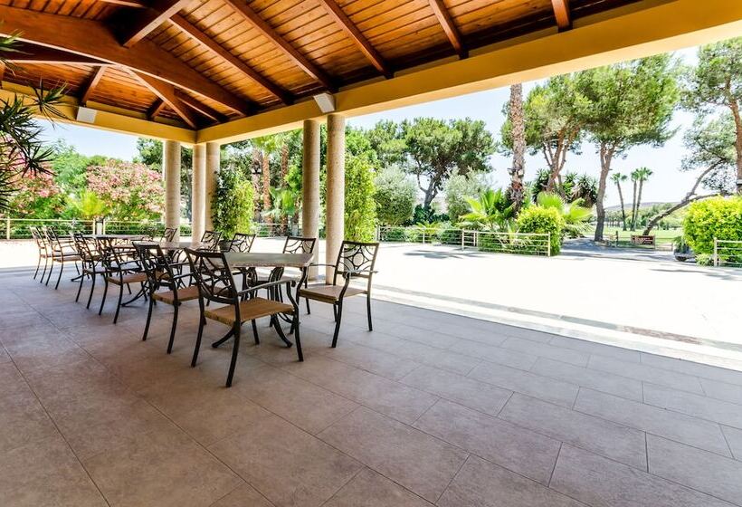 El Plantio Golf Resort