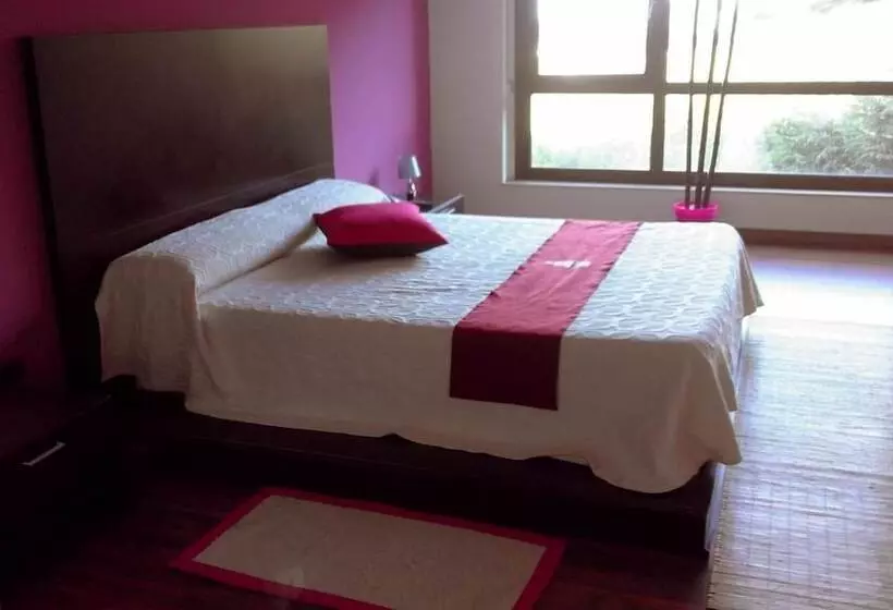 هتل Casa Buda Conors