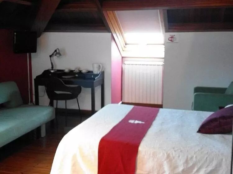 هتل Casa Buda Conors