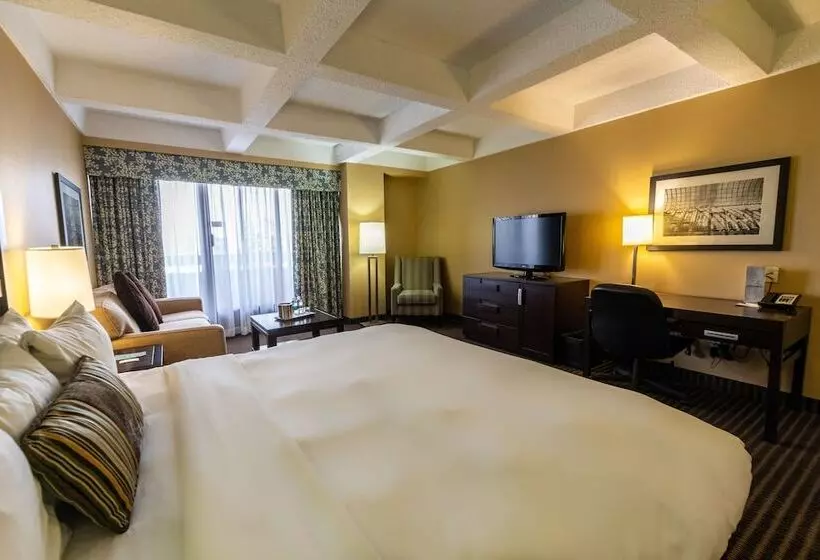 Wyndham Edmonton Hotel And Conference Centre