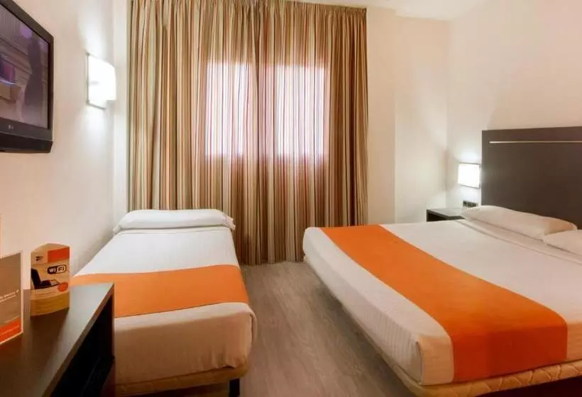 בית מלון כפרי H2 Avila