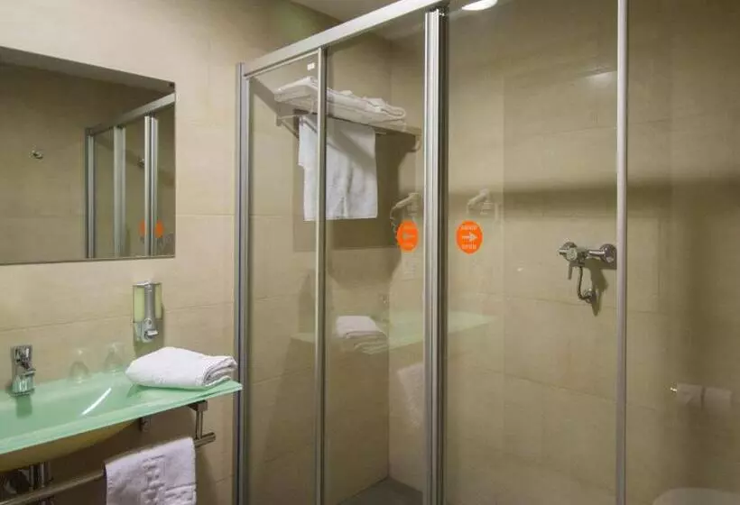 בית מלון כפרי H2 Avila