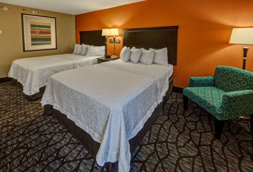 בית מלון כפרי Hampton Inn Ashevilletunnel Rd