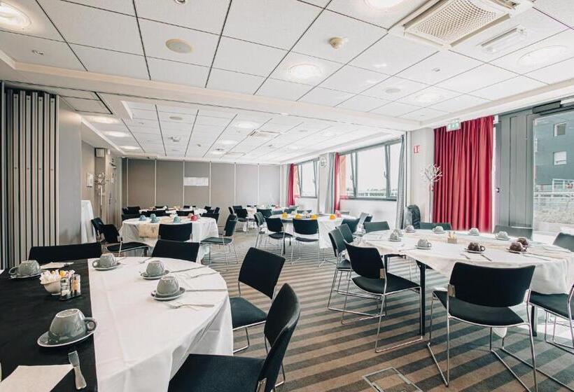 בית מלון כפרי Holiday Inn Mulhouse, An Ihg