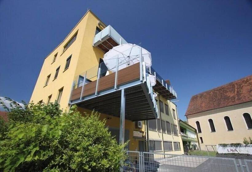 فندق Lava Inn   24 H Check In   Nähe Lkh, Landeskrankenhaus, Feldbach