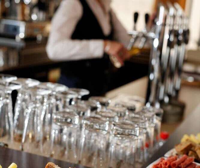 فندق Lava Inn   24 H Check In   Nähe Lkh, Landeskrankenhaus, Feldbach