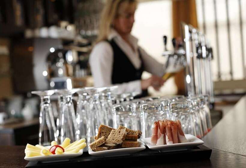 فندق Lava Inn   24 H Check In   Nähe Lkh, Landeskrankenhaus, Feldbach