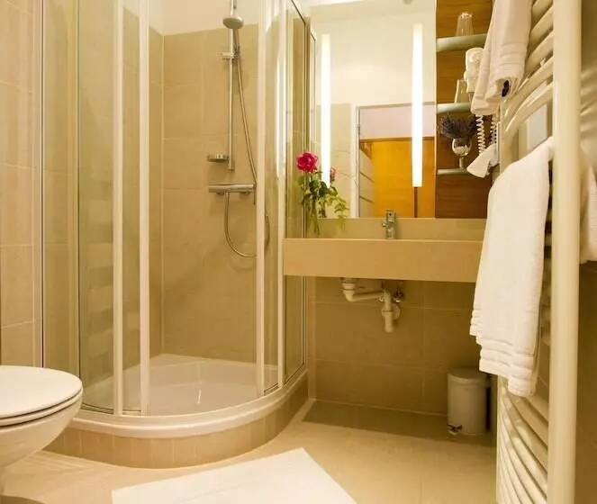 ホテル Lava Inn 24 H Check In Nähe Lkh, Landeskrankenhaus, Feldbach