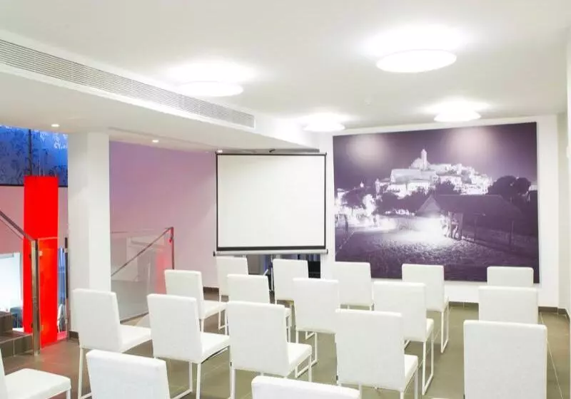 فندق Migjorn Ibiza Suites & Spa