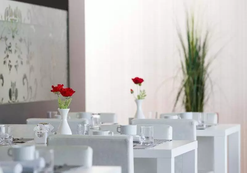 فندق Migjorn Ibiza Suites & Spa