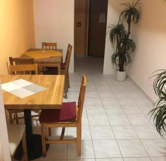 ホテル Pension Mona