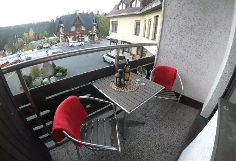 ホテル Pension Mona