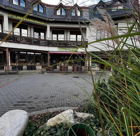Hotel Pension Mona
