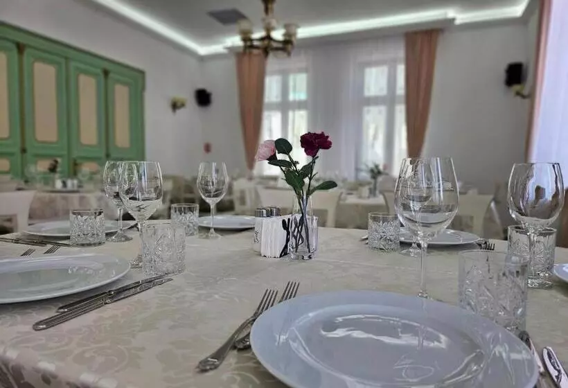 호텔 Restaurant Casa Cu Tei Craiova