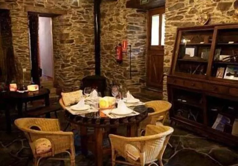 田舎風ホテル O Muino De Pena