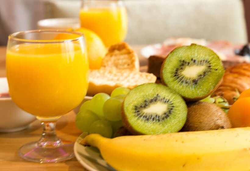 酒店 The Originals Boutique, Hôtel Le Lion D'or, Fougères Ouest