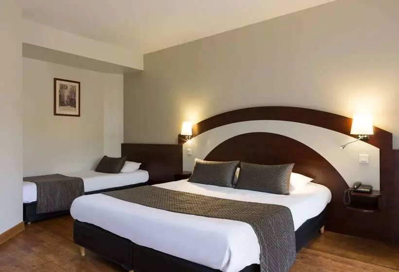 Отель The Originals Boutique, Hôtel Le Lion D'or, Fougères Ouest