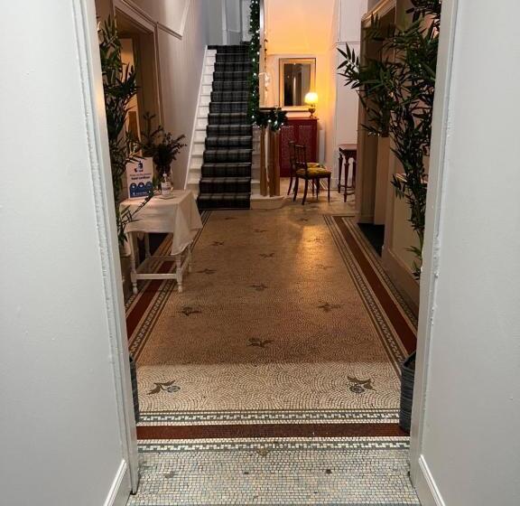 בית מלון כפרי The Royal An Lochan