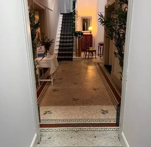 בית מלון כפרי The Royal An Lochan