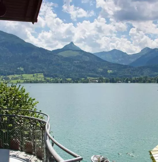 Отель Weisser Hirsch