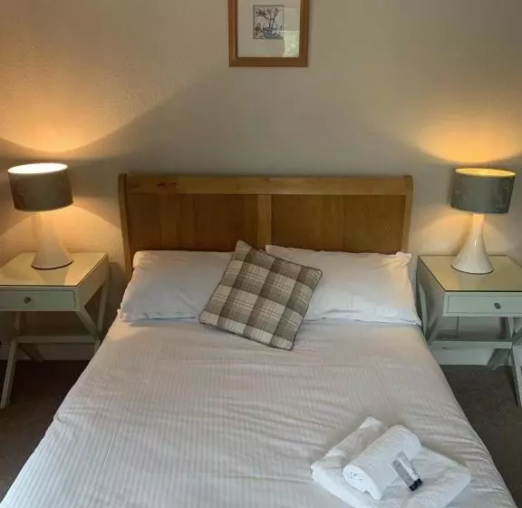 ベッドアンドブレックファースト The Halfway House Pub And Kitchen