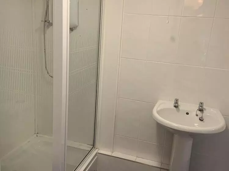 ベッドアンドブレックファースト The Halfway House Pub And Kitchen