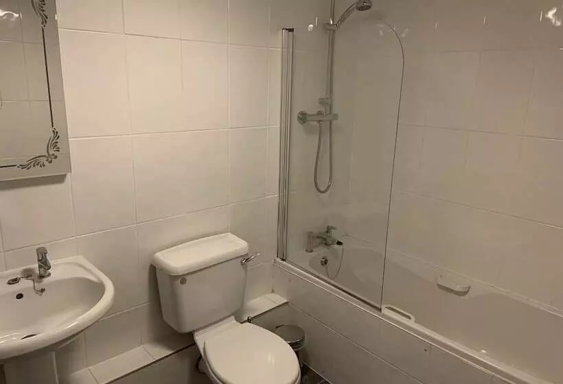 ベッドアンドブレックファースト The Halfway House Pub And Kitchen