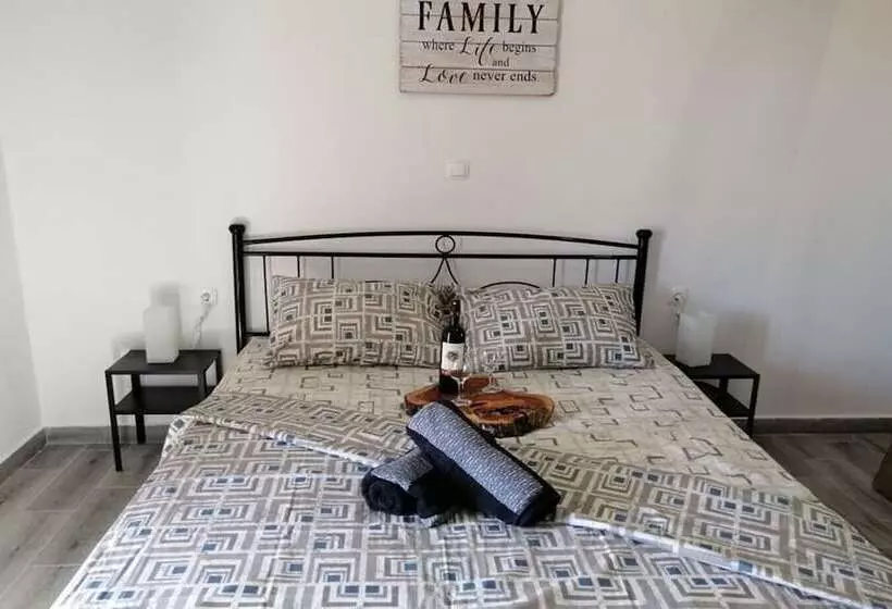 Hotelli Eugenia Studios