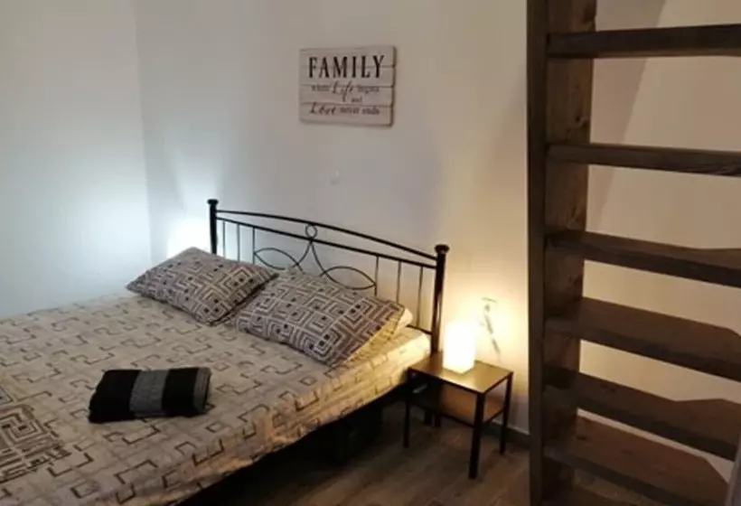 Hotelli Eugenia Studios