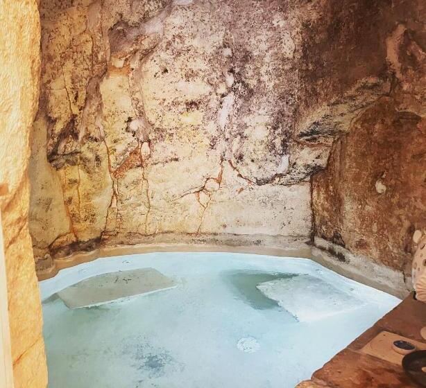 Bed and Breakfast Grotta Carlotta