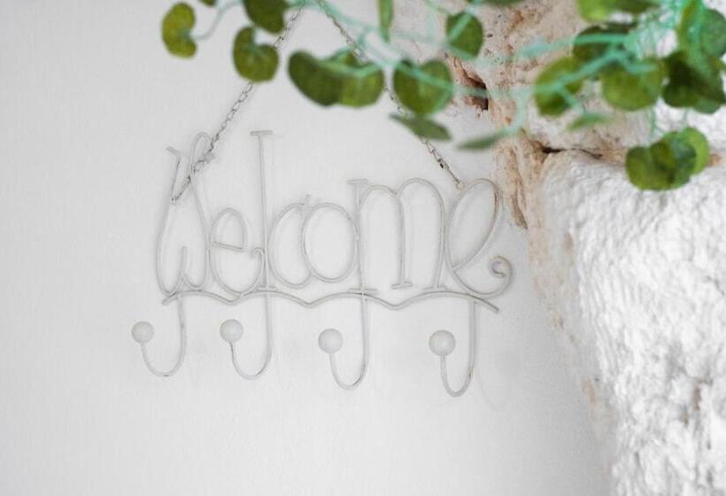 Bed and Breakfast Grotta Carlotta