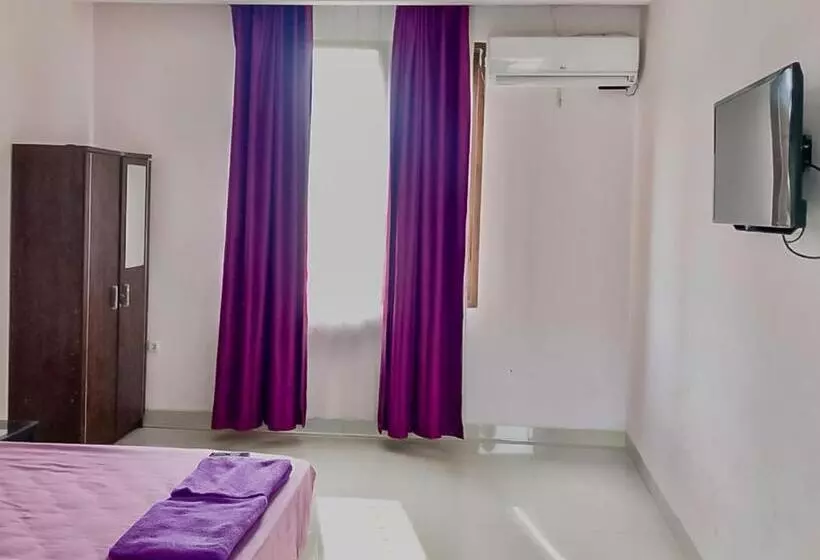 ホテル Tiara Guest House Samarinda Redpartner