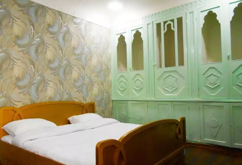 ペンション Colibri Traditional Guest House