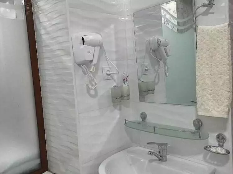 ペンション Colibri Traditional Guest House