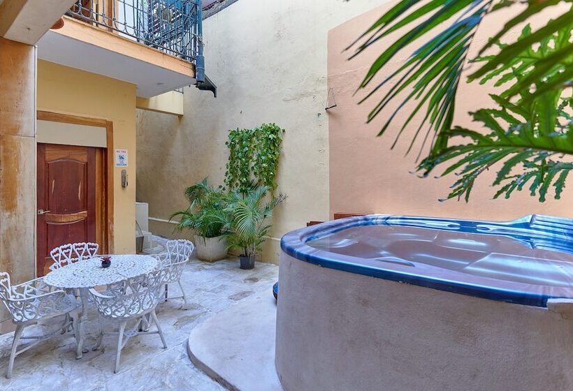 تختخواب و صبحانه Anabella