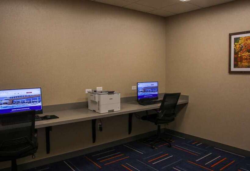 בית מלון כפרי Hampton Inn & Suites Olean