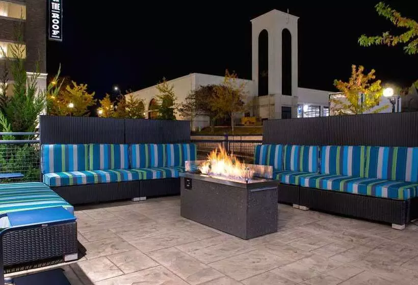 ホテル Home2 Suites By Hilton Anderson Downtown