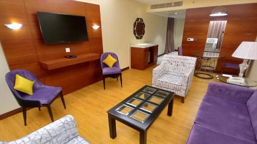 فندق Manjeera Sarovar Premiere