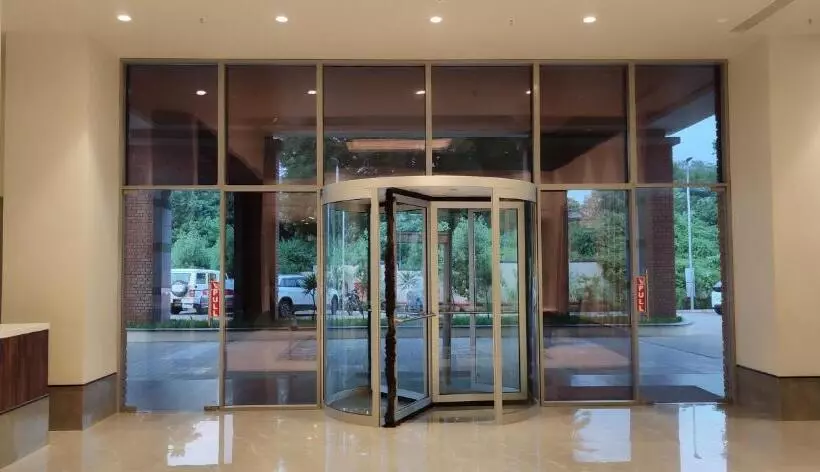 ホテル Manjeera Sarovar Premiere