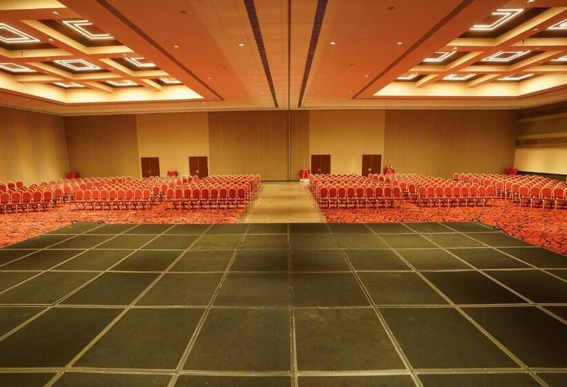 فندق Manjeera Sarovar Premiere